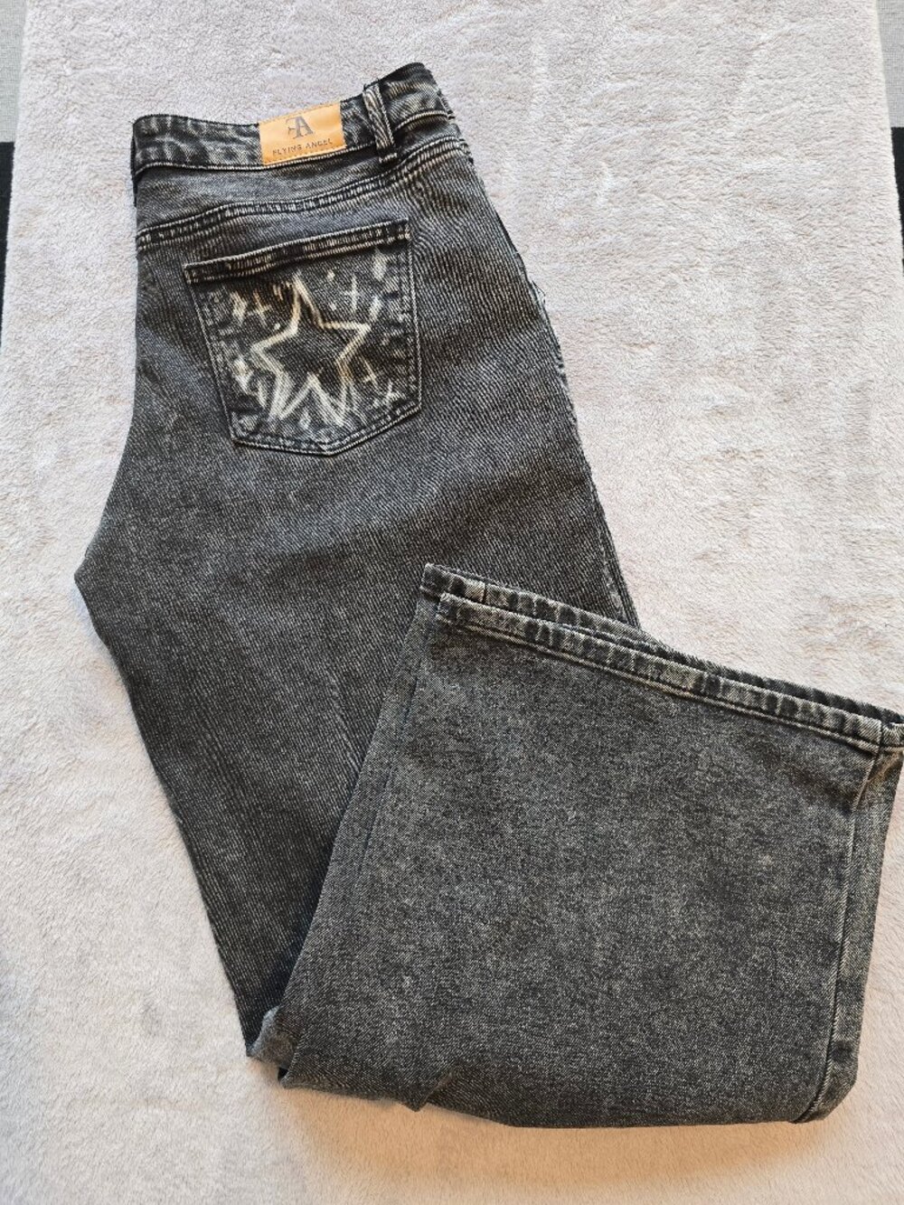 Flying Angel by GOGO JEANS Star Print Wide Leg Acid Wash Denim – Size 11/30